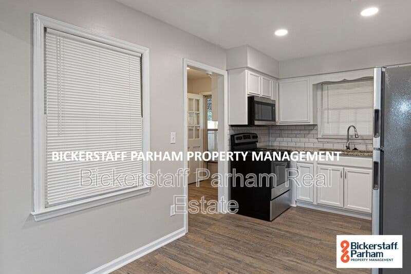 Columbus House: 2395 Agnes Dr.