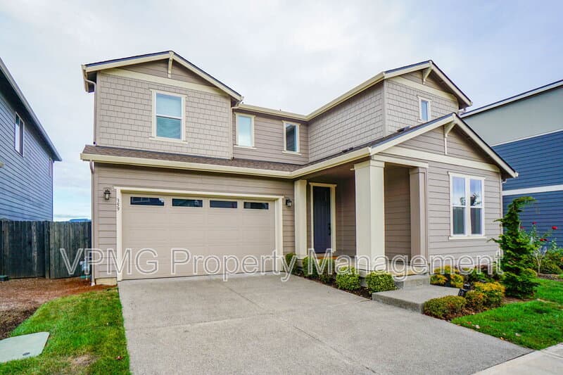 Washougal House: 359 W Koa St