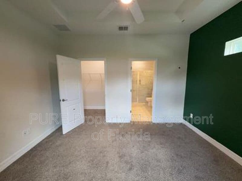 Ocala House: 13831 Sw 33rd Terr
