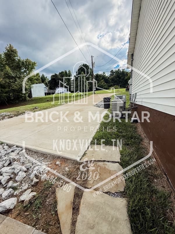Maryville House: 1731 Lively Road
