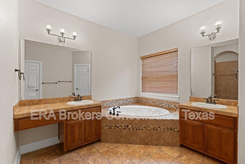 Leander House: 2031 Palos Verdes