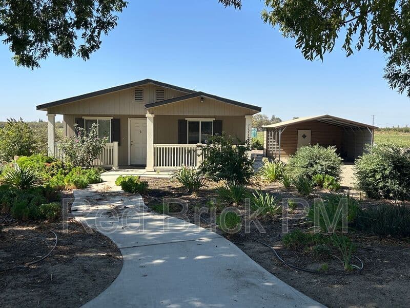 Livingston House: 11735 Olive Ave.