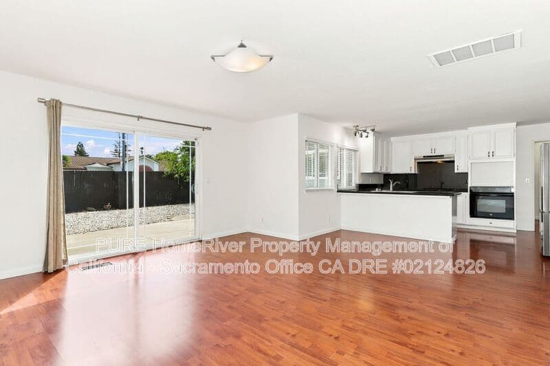 Carmichael House: 4924 Olive Oak Way