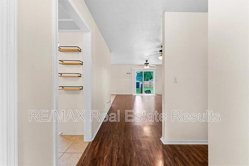 Bentonville House: 2406 SE 15th St