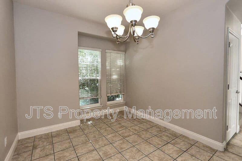 Sacramento House: 5424 Washoe Street