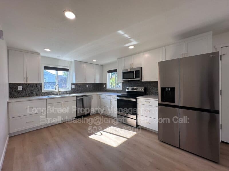 Portland House: 8114 SE 63rd Ave
