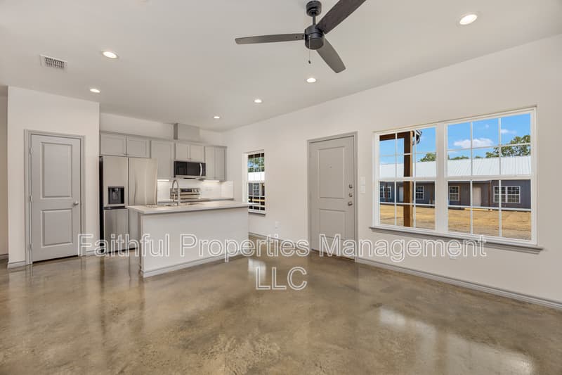 Tyler Condo: 13554 Farm to Market Road 14 - 3