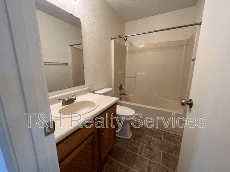Indianapolis House: 4210 Village Trace Boulevard