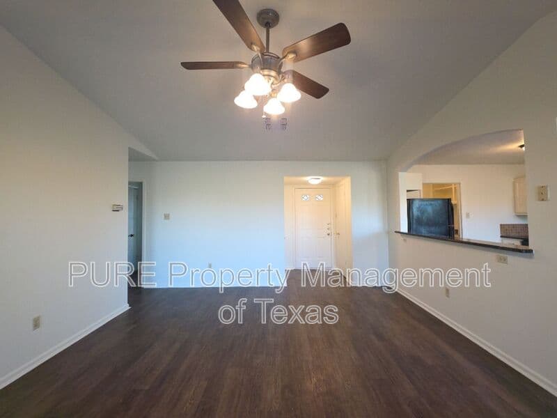 Elgin House: 304 McClendon Dr