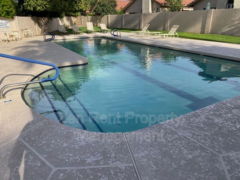 Gilbert House: 788 S Martinique Drive