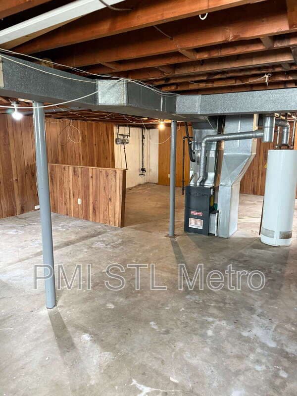 St. Louis House: 1246 Darr Dr