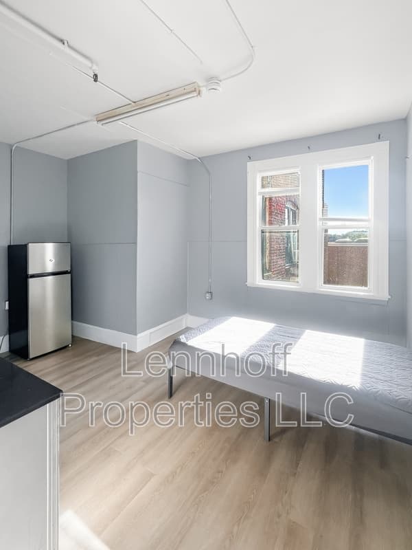 Lawrence Apartment: 32 Lawrence Street