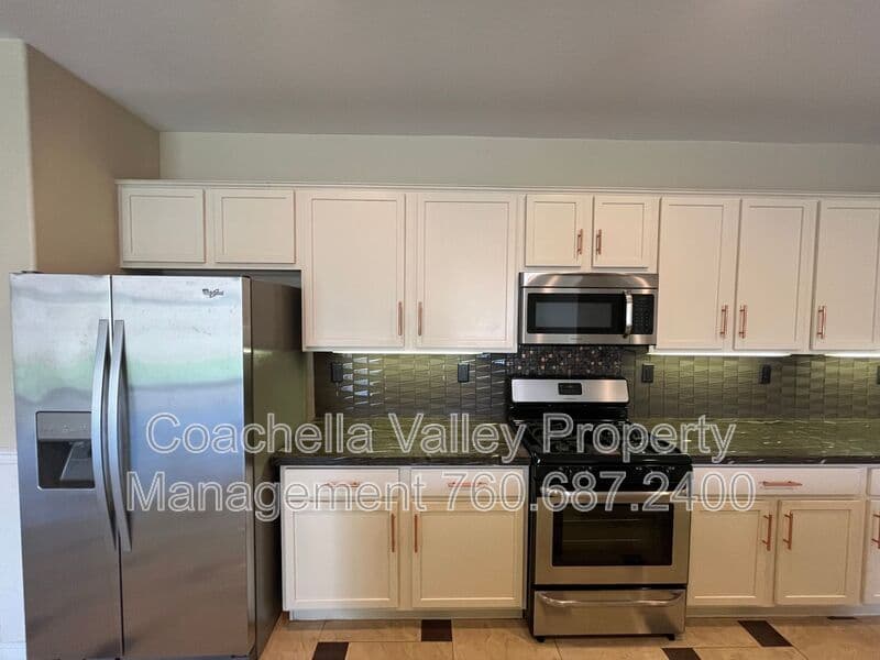 Coachella House: 49126 Pluma Roja Place