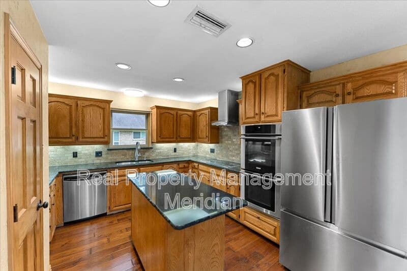 Trophy Club House: 20 Timberline Dr