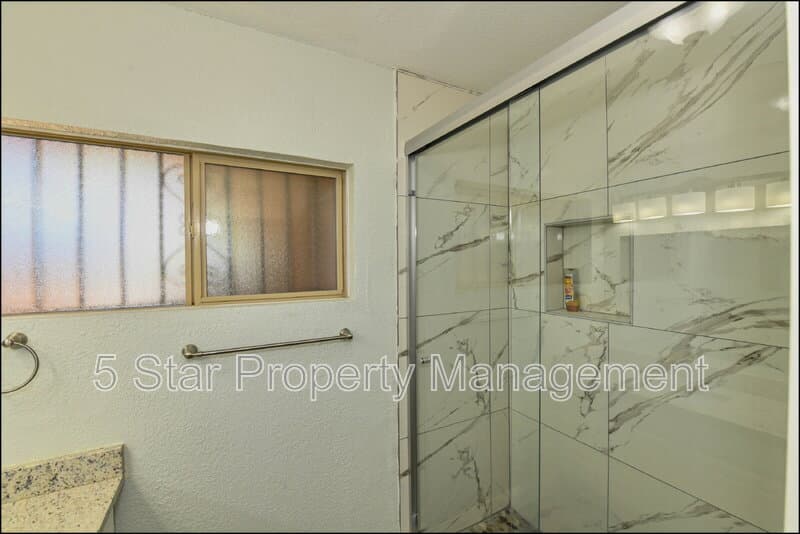 El Paso House: 3030 Aurora Avenue