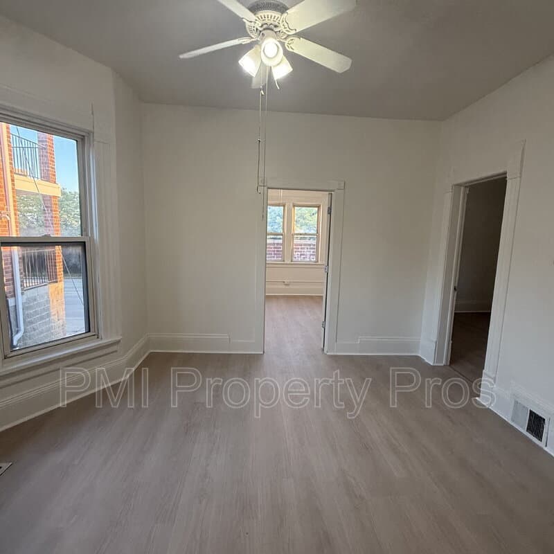 Milwaukee Condo: 2016 W Clybourn St