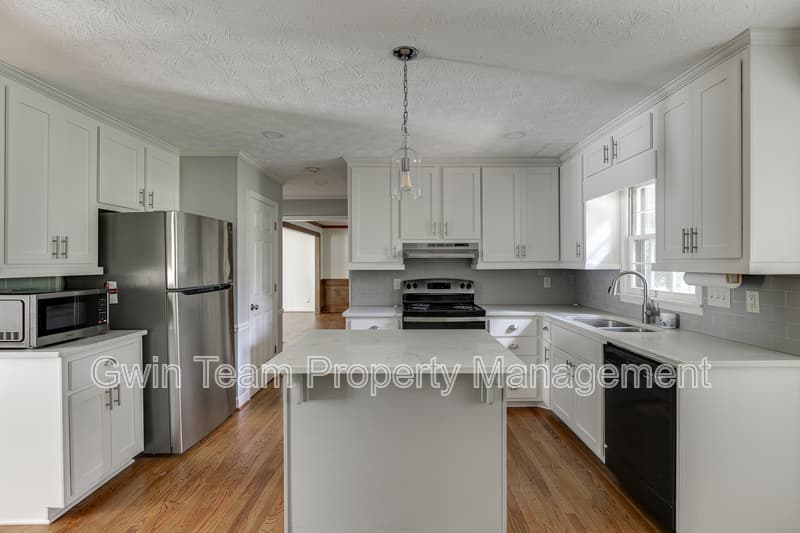 Lawrenceville House: 766 Chesterfield Dr