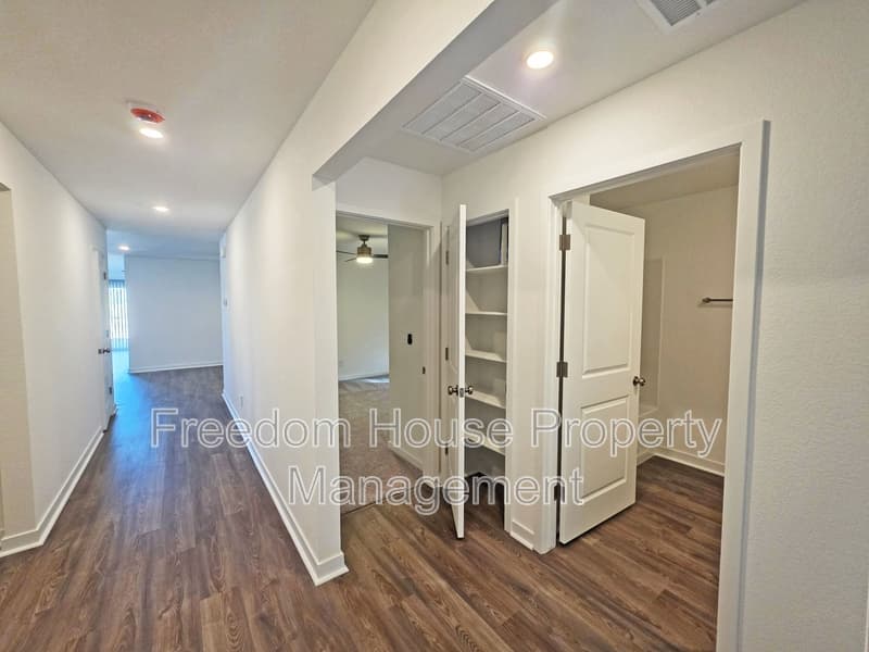 Pahrump House: 766 Makenna Rain Drive