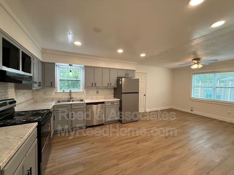 Southaven House: 42 Stonebrook Cove