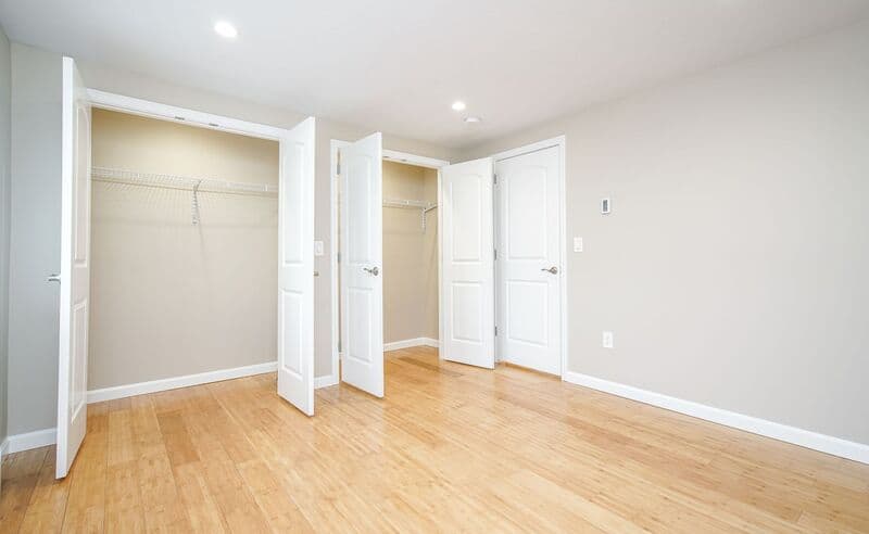 Agawam Condo: 62 Suffield St