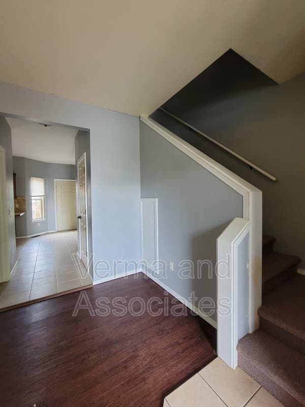 Centerton Townhome: 192 Fair St
