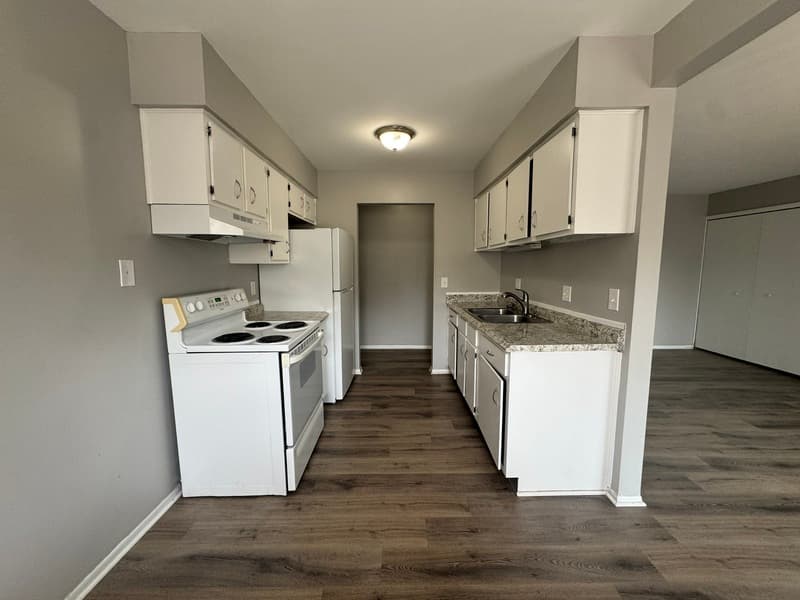 New Boston Condo: 36777 Sibley rd - E