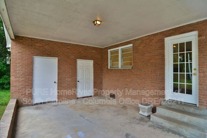 Columbia House: 1610 S Beltline Blvd