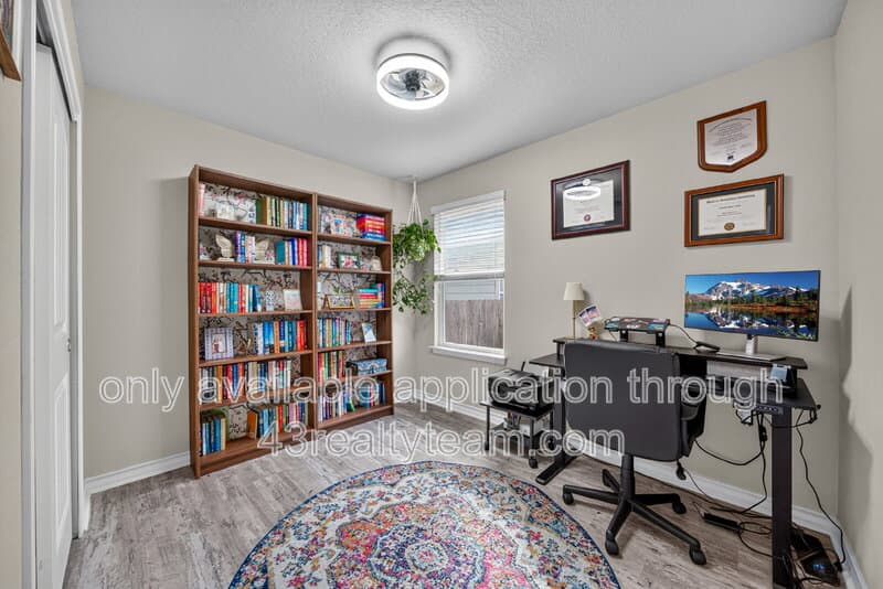 San Antonio House: 15562 Gray Catbird