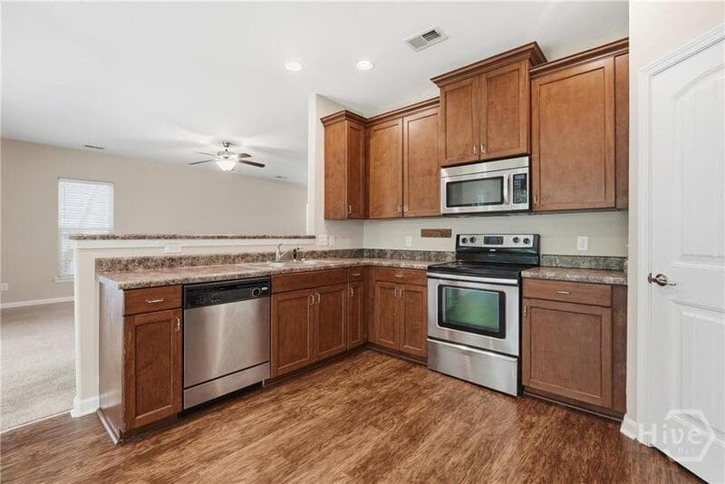 Richmond Hill House: 380 Summer Hill Way