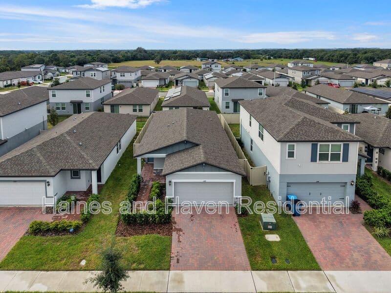 Haines City House: 1378 Current Pl