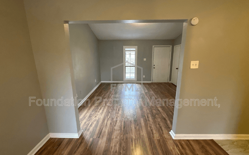 Memphis House: 687 Creekstone Circle