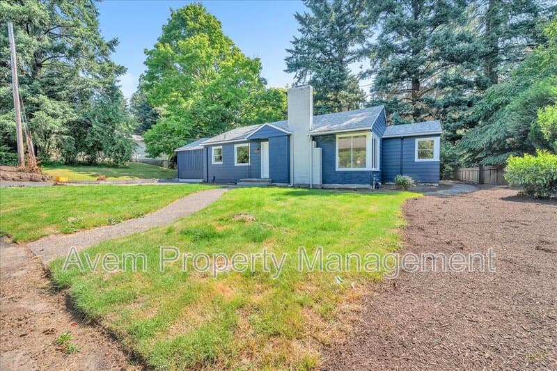 Portland House: 9710 S Corbett Lane