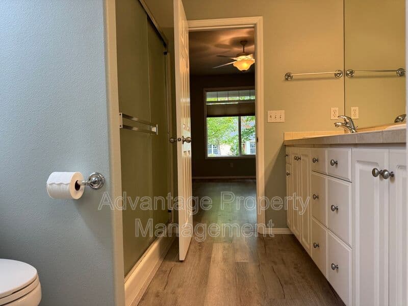 Corvallis House: 6288 SW Chestnut Drive