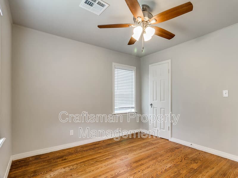 The Village House: 1414 Oxford Way
