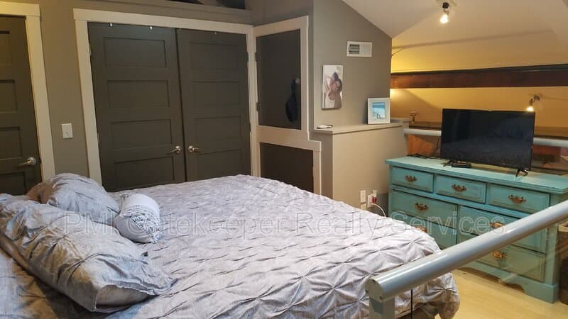Cincinnati Condo: 1202 Main St