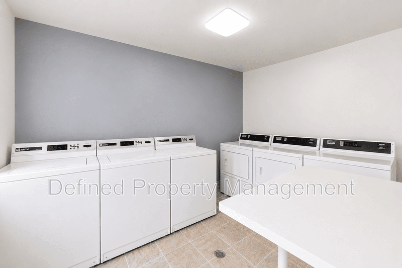 Reseda Condo: 7722 Reseda Blvd 131