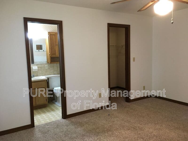 Ocala House: 3242 NE 32 Avenue