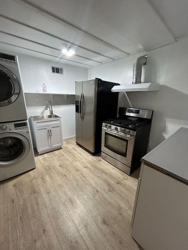 La Mesa House: 4040 Yale Ave