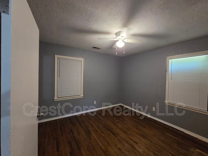 Memphis House: 3545 Debby Dr