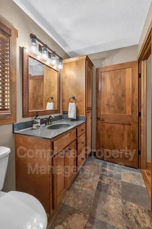 New Richland House: 23619 180th Street