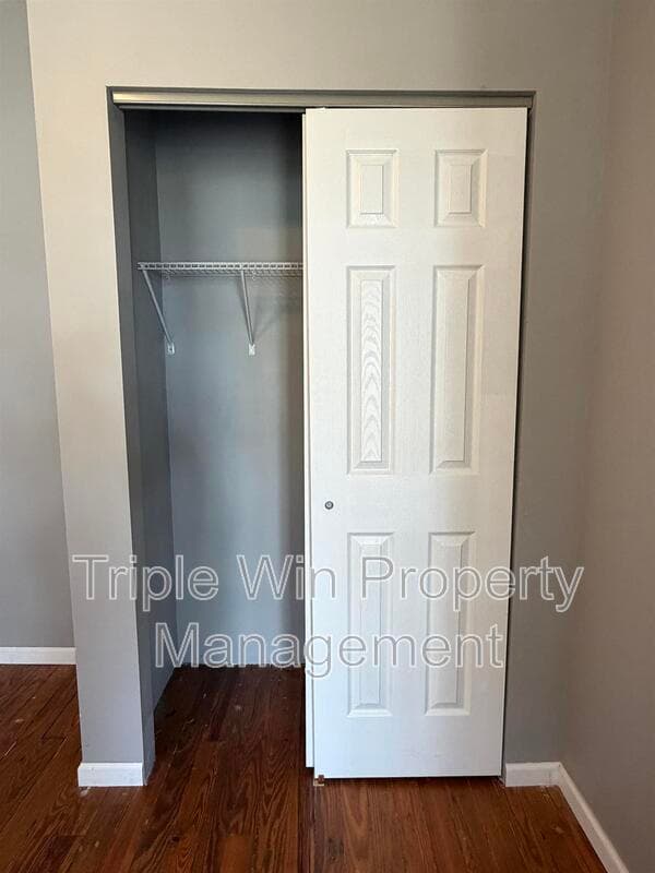 Maplewood House: 7790 Folk Ave.