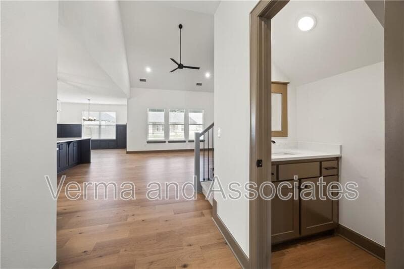 Centerton House: 1241 Mammoth St