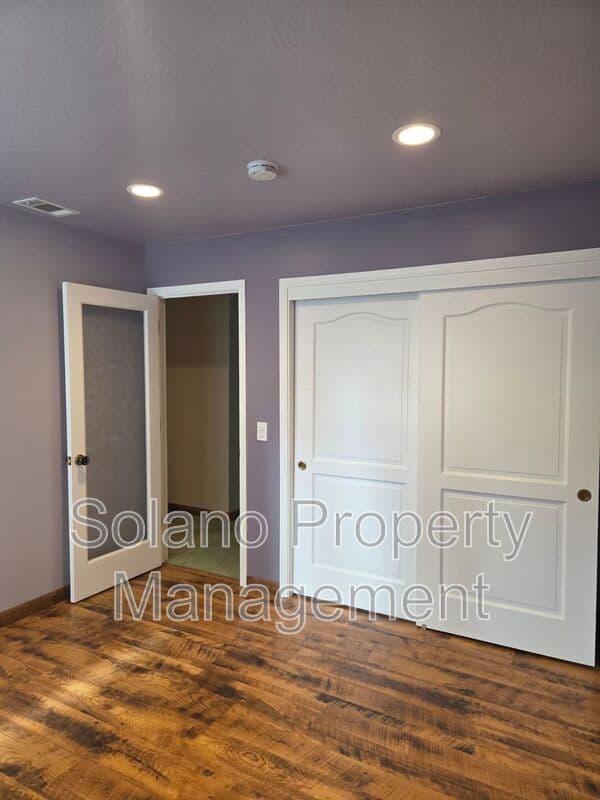 Fairfield House: 2827 Owens St
