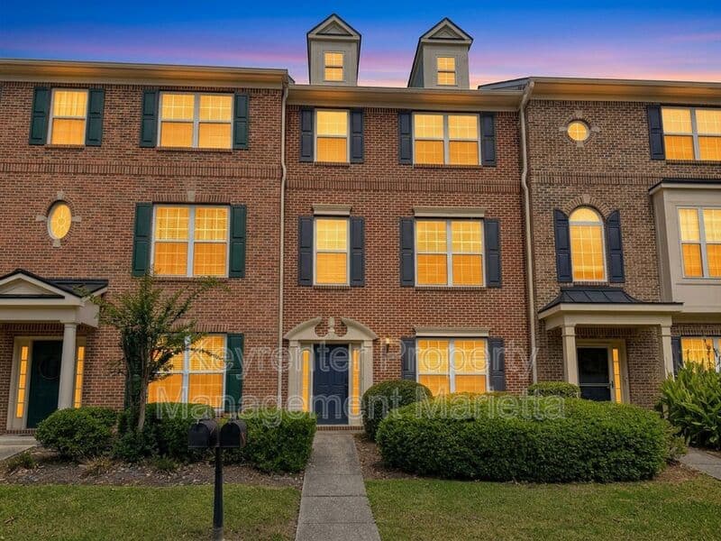 Marietta House: 730 Pecan Knoll Dr