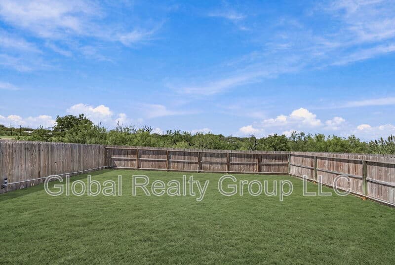 New Braunfels House: 174 Buttercup Bnd