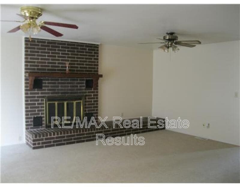 Bentonville House: 2406 SE 15th St