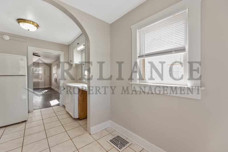 Wichita House: 1011 South Marys Drive