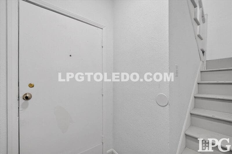 Toledo Condo: 804 2nd St.-1