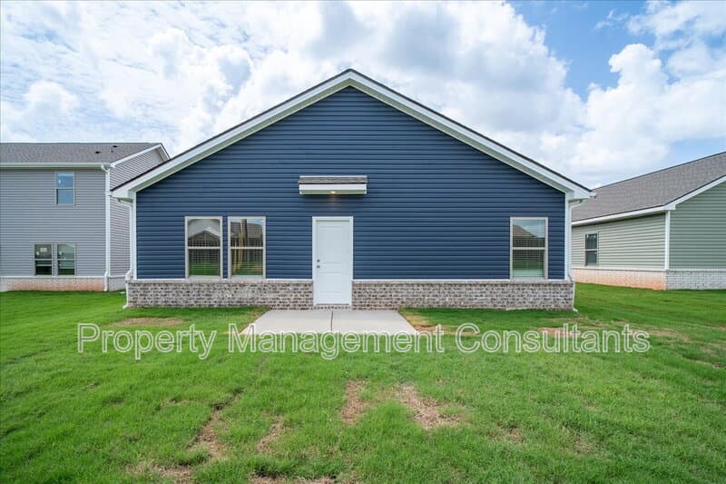 Athens House: 22845 Dashwood Lane
