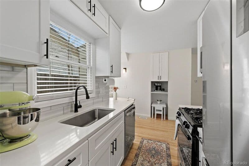 Englewood House: 3726 S Sherman St